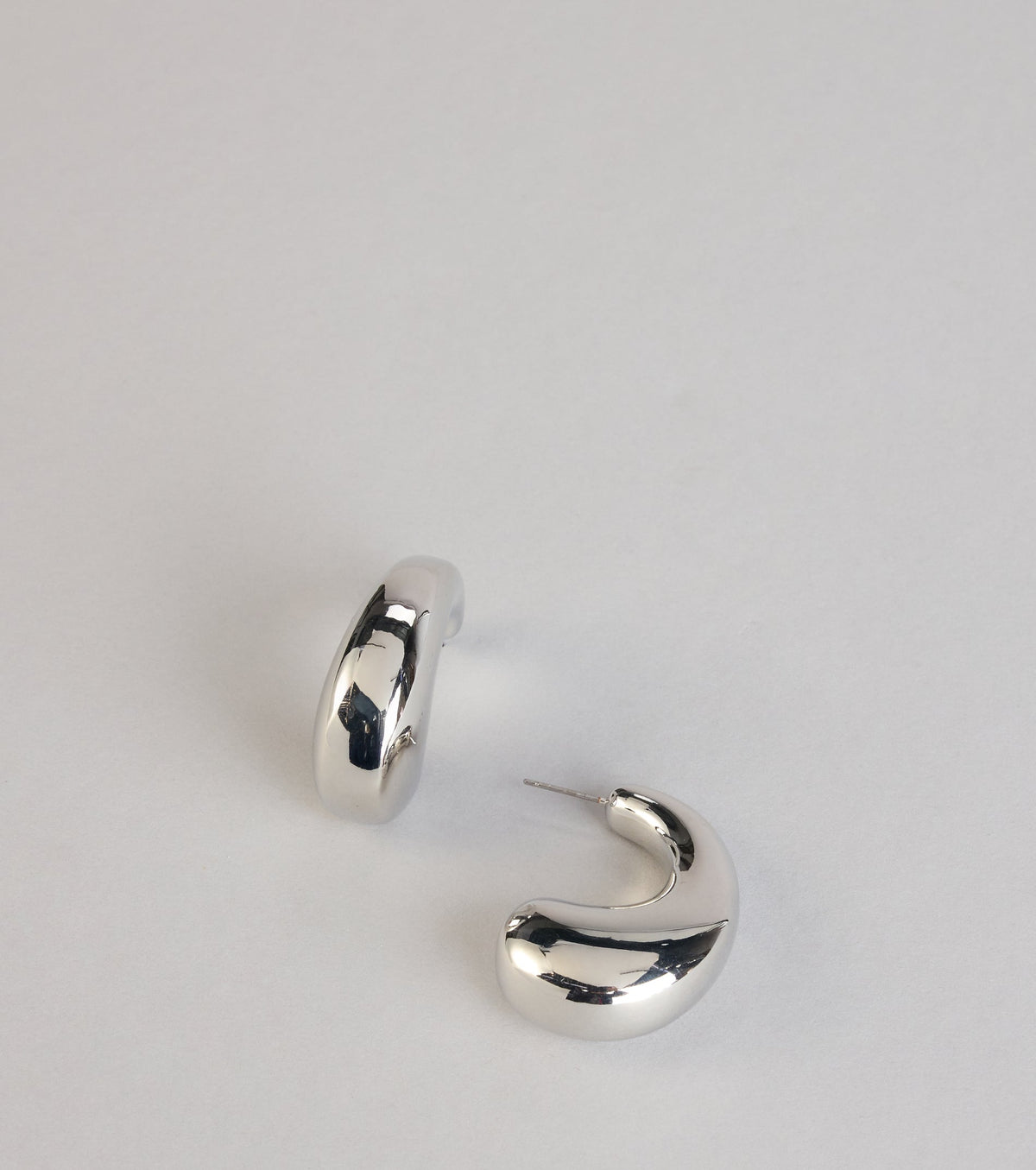 Everyday Chic Chunky Hoop Earrings